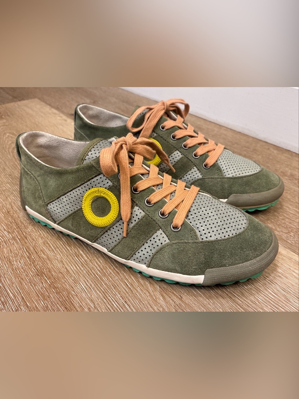 Aro Sneakers 3386 IDO SAPER Green Suede Distinctive Pink Laces Size EU 40